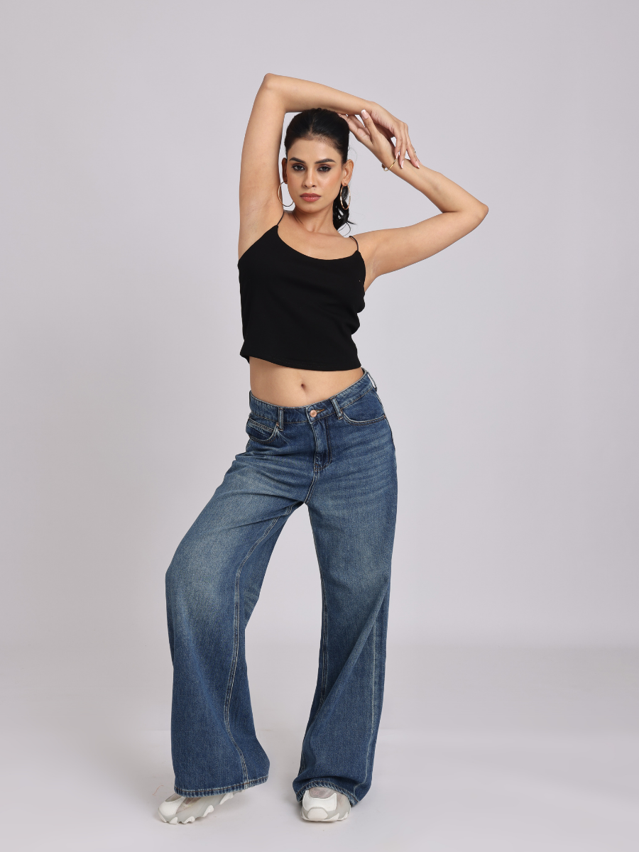 Essential Spaghetti Crop Top – Black