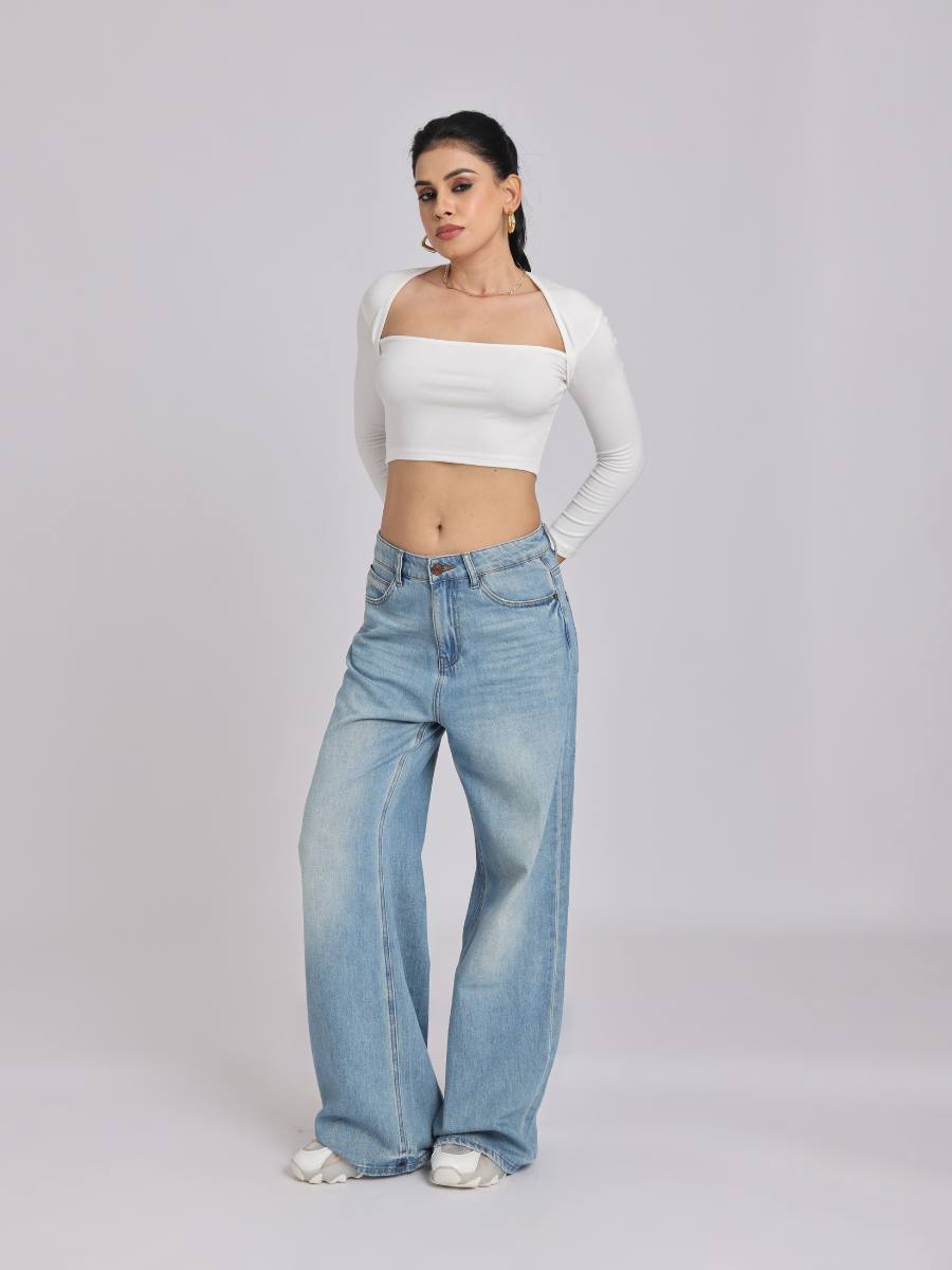 Chic & Sexy Square Neck Fitted Crop Top - White