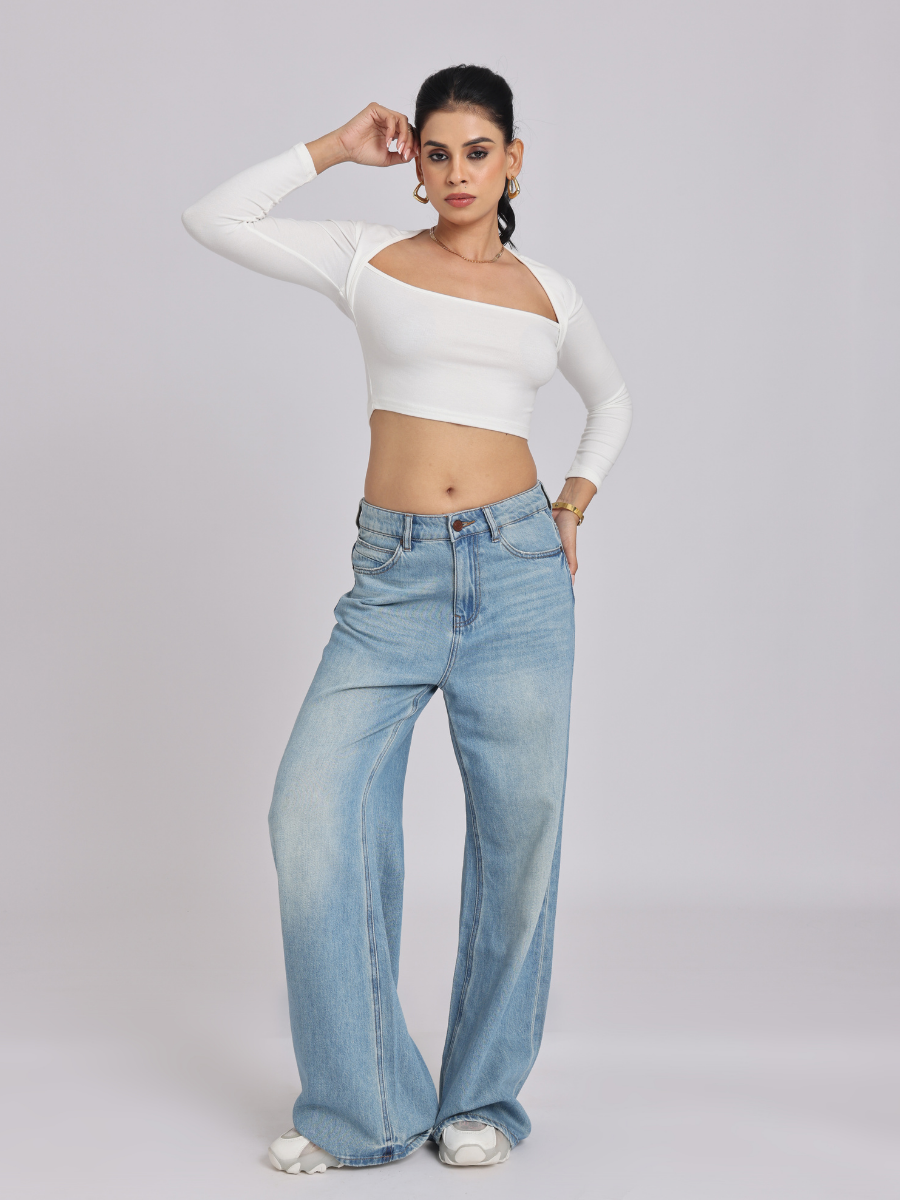Chic & Sexy Square Neck Fitted Crop Top - White