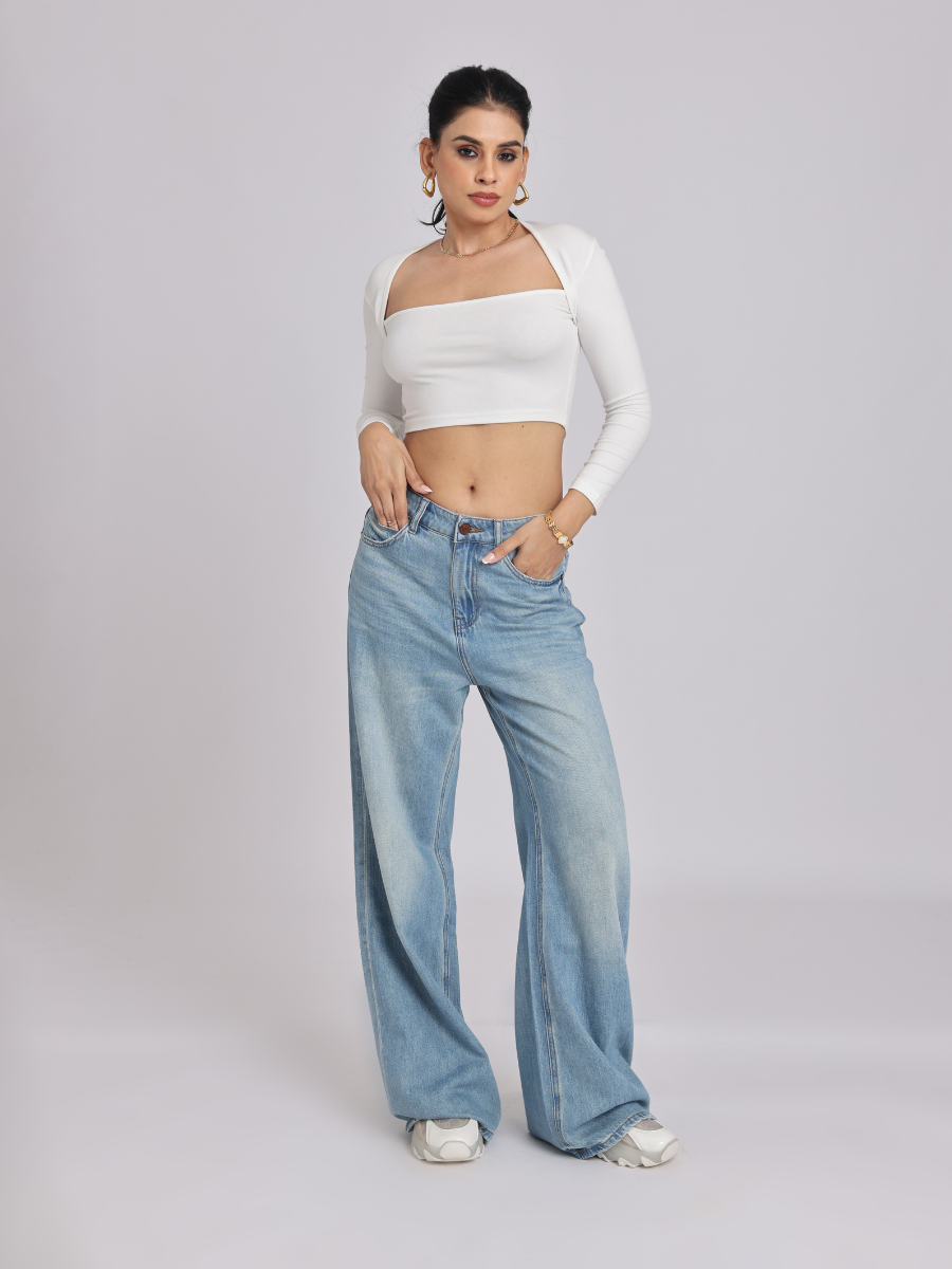 Chic & Sexy Square Neck Fitted Crop Top - White