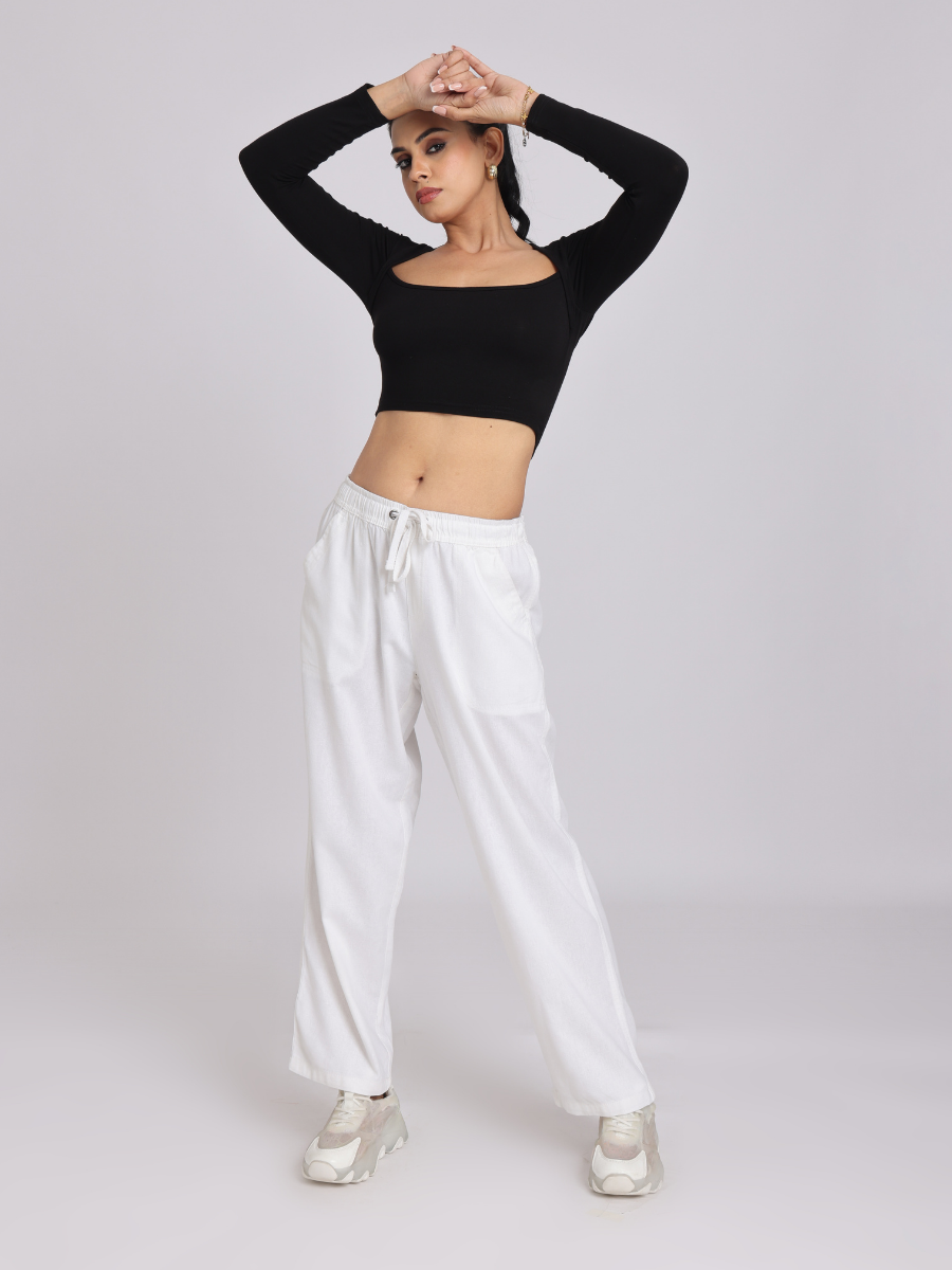 Chic & Sexy Square Neck Fitted Crop Top - Black